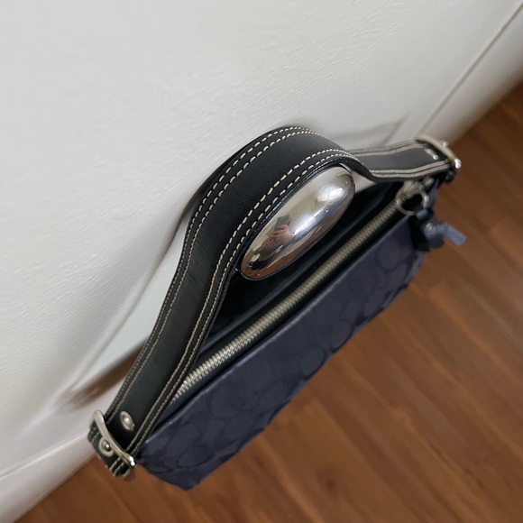 Coach Hamptons Signature East West Demi Baguette Bag Vintage 8K01 - Picture 4 of 14